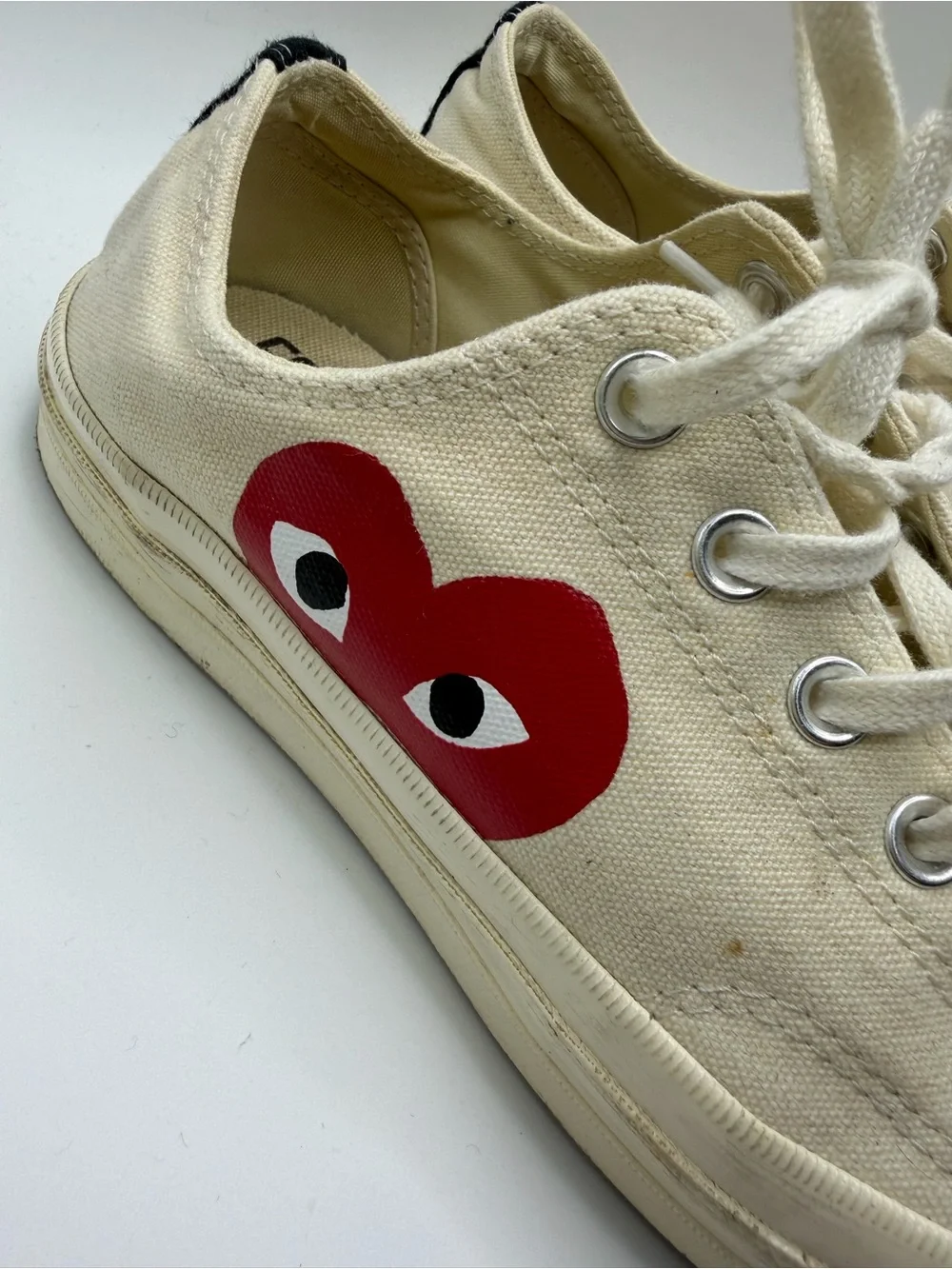 Comme des Garçons PLAY x Converse Off-White Low Top Sneakers Mens 8 Womens 10
